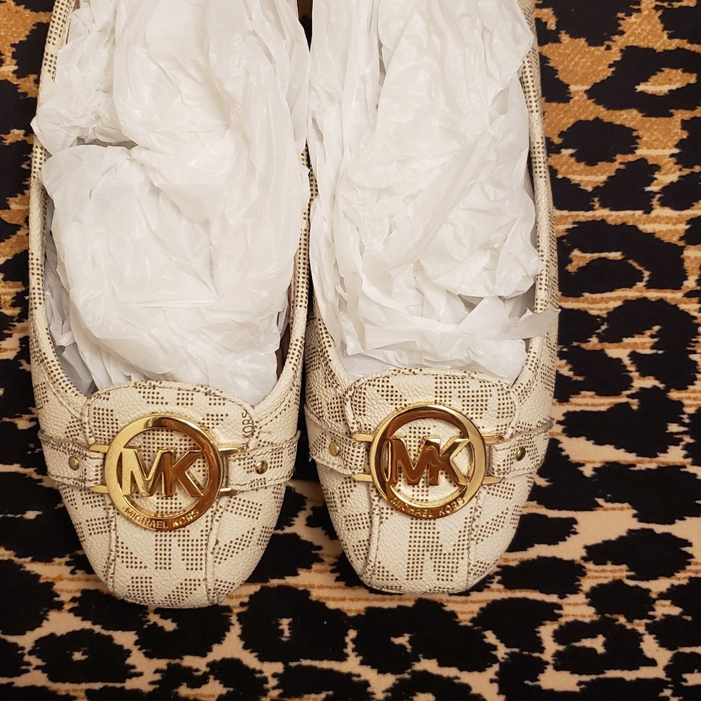 Shoes - Picture 3 of 3